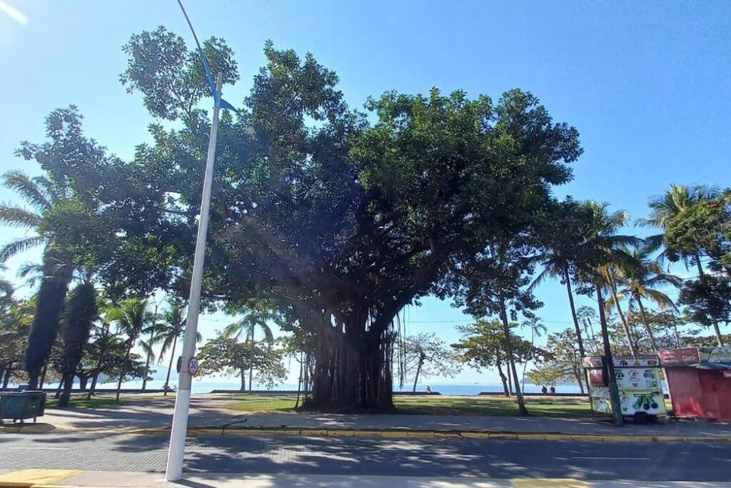 Com Vista Pro Mar No Centro De * Ubatuba