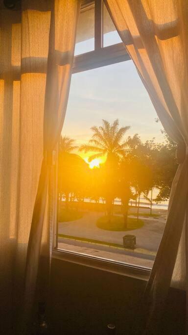 Com Vista Pro Mar No Centro De Apartamento